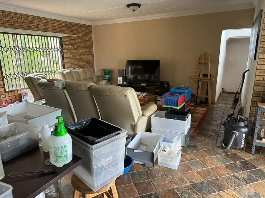 4 Bedroom Property for Sale in Schoemansville North West